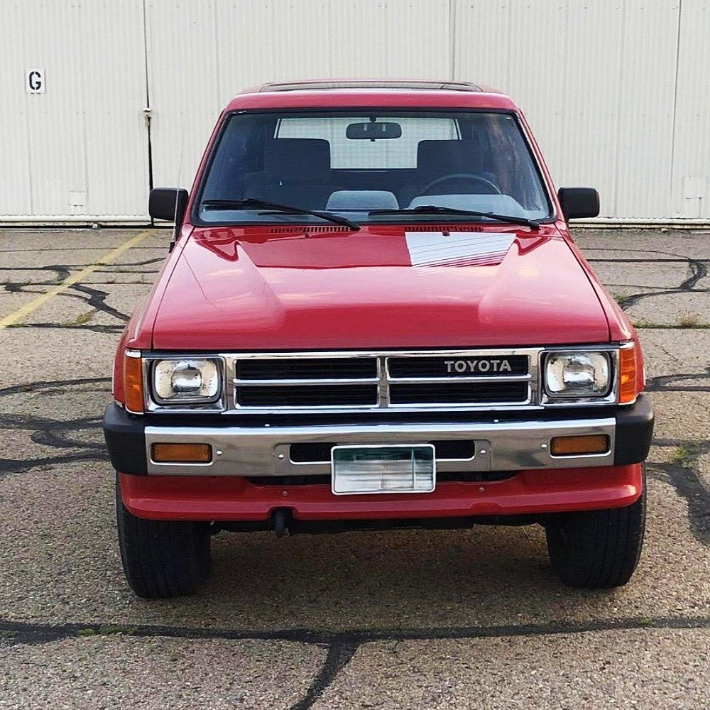 Toyota-4Runner-Lensun-65W-Hood-Solar-Panel